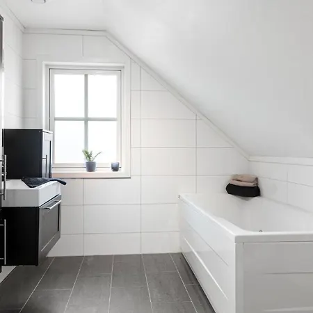Spacious House In A Quiet Neighborhood Halden