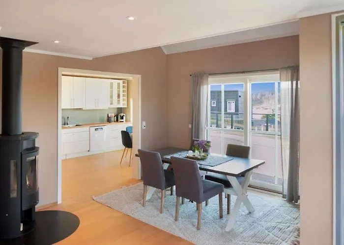 Spacious House In A Quiet Neighborhood Halden